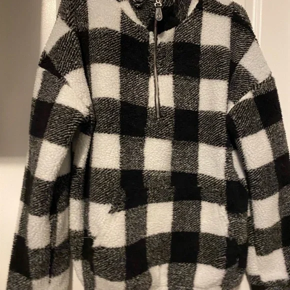 Sweater - Picture 1 of 3